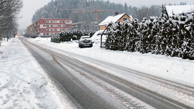 cesta-sneg-pluzenje