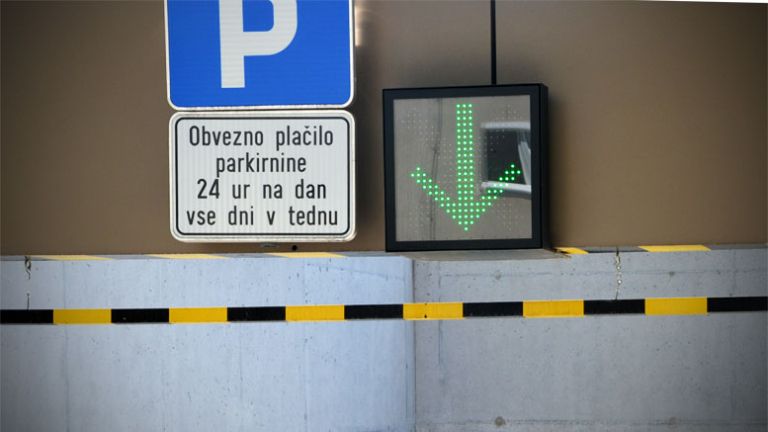 parkiranje_mobilno-placevanje-velenje-garazna-hisa