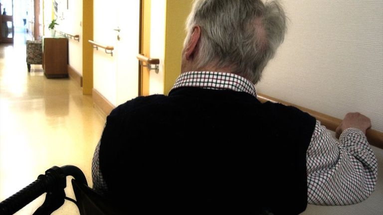 starostnik,-alzheimer,-demenca