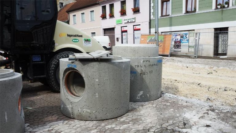 prenova-trga-bratov-mravljakov-sostanj