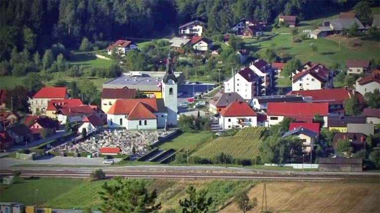 smartno-ob-paki-mali-vrh