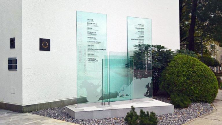 Obelezje-prijateljskih-mest