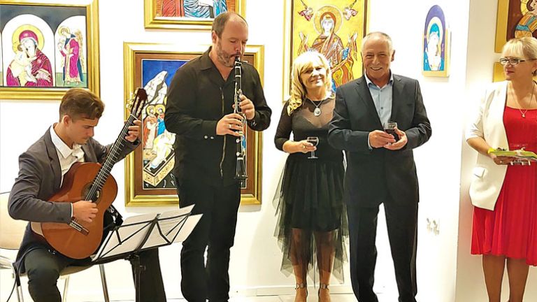 razstava-košarkoski-NČ-Ob-otvoriti-pregledne-razstave-70-let-Alimpije-Košarkosi-v-Mestni-galeriji...