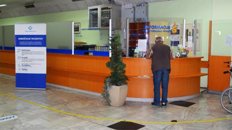 bolnica-celje-recepcija-narocanje-pacient-zdravnik