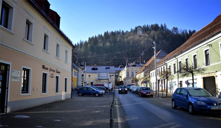 sostanj-mesto