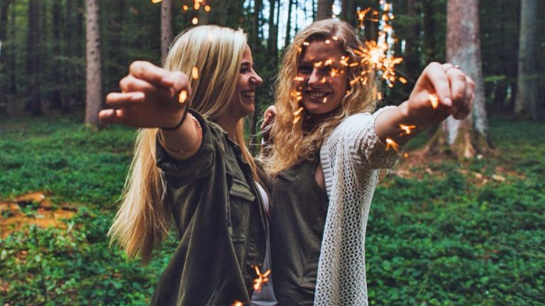 mladi, punci, iskrice