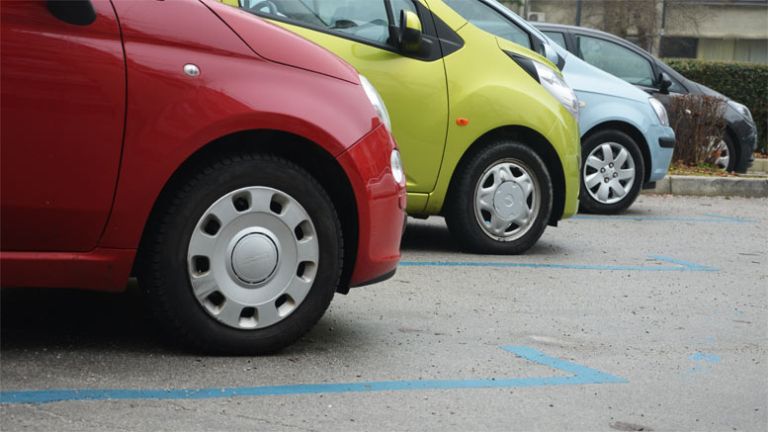 parkiranje-modra-cona