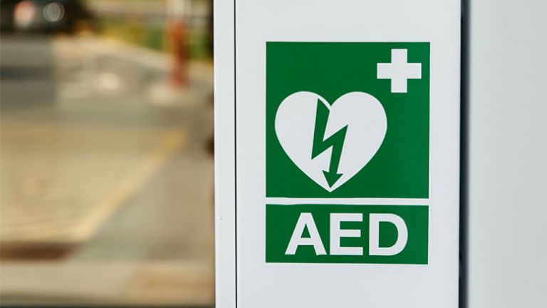 defibrilator_hofer_velenje