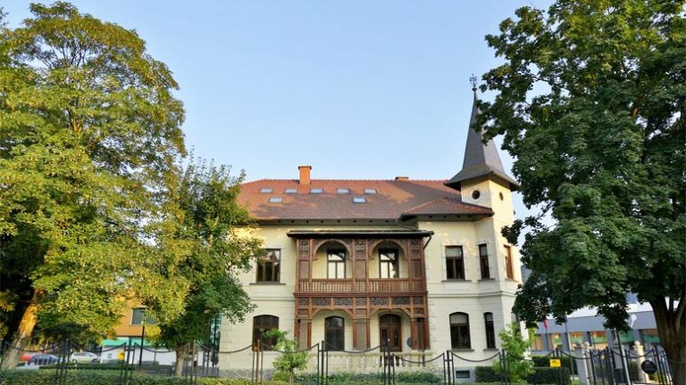 vila-mayer-sostanj