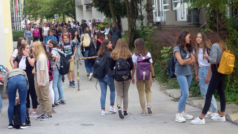 dijaki,-sola,-solsko-leto