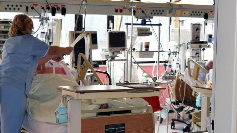 40-let-intenzivna-nega-celje