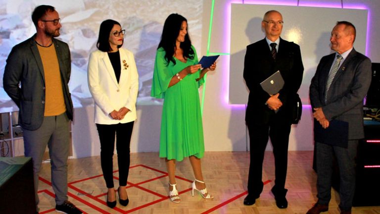 pametna-učilnica-ljubno-NČ-Tiskovna-konferenca-kot-je-še-ni-bilo-Foto-Jože-Miklavc-IMG_6456