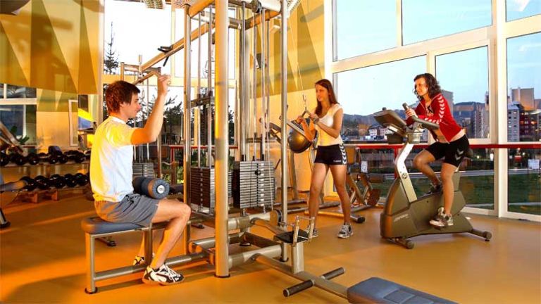 fitnes-rdeca-dvorana