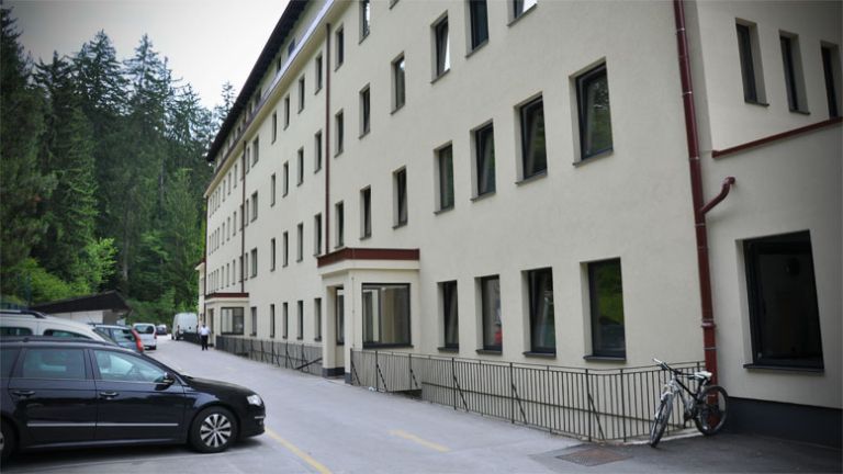 bolnica_topolsica_zadaj