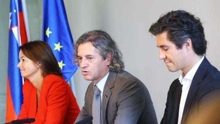 fajon-golob-mesec