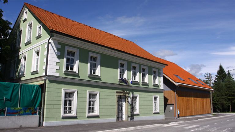 smartno-ob-paki-mladinski-center