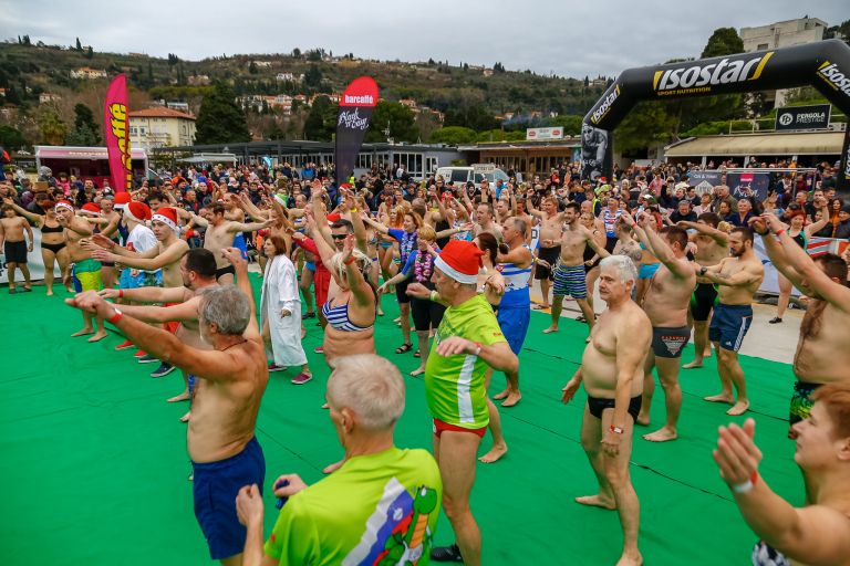 Skok v morje (1)