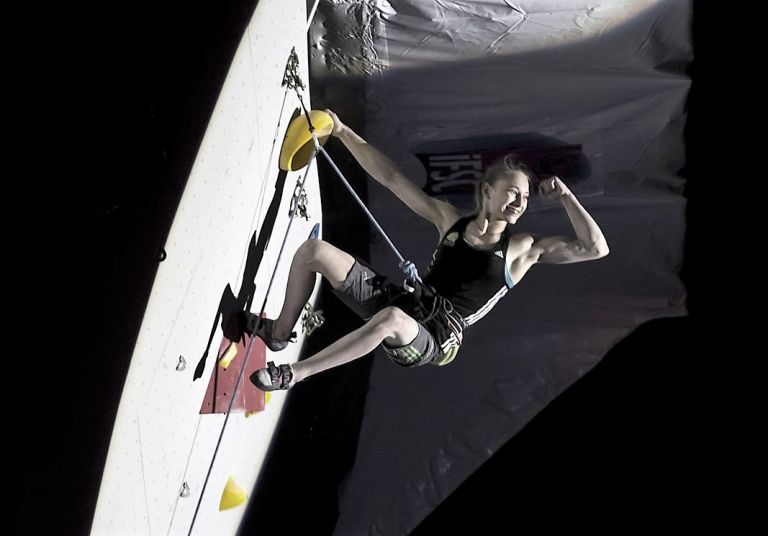 Janja Garnbret_vrh_foto Luka Fonda (2)