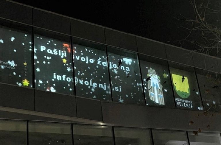 svetlobni trak Center Nova