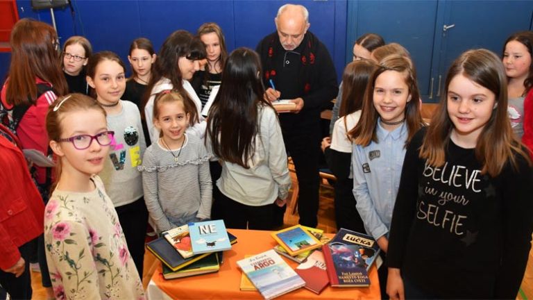 kajuhova-bralna-znacka