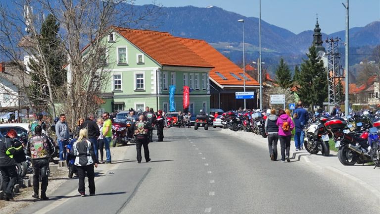 smartno-ob-paki-cesta-motor