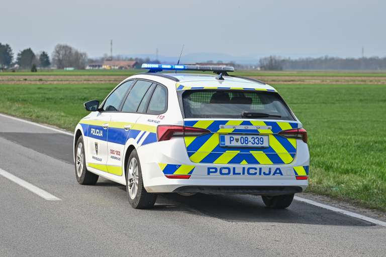 simbolična, policija, policist