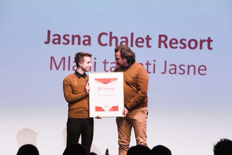 priznanje_zlata_praksa_gre_projektu_mladi_talenti_jasne__ki_ga_izvajajo_v_jasna_chalet_resortu_...