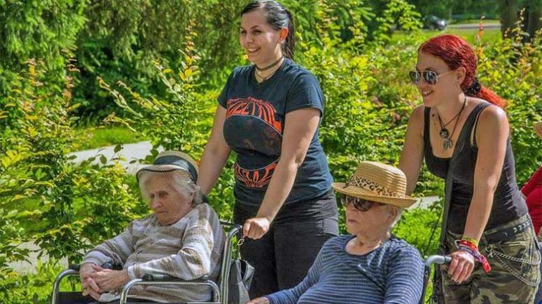 udarniki-pomoc-prostovoljci