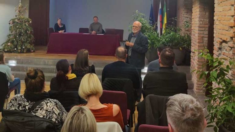 Plavalni-klub-foto-s-skupščine