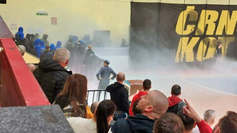 rokomet-tekma-huligani