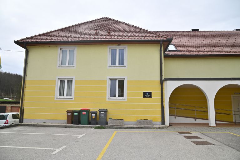 občina-grad, krajevni-urad-grad, občinska-uprava-grad