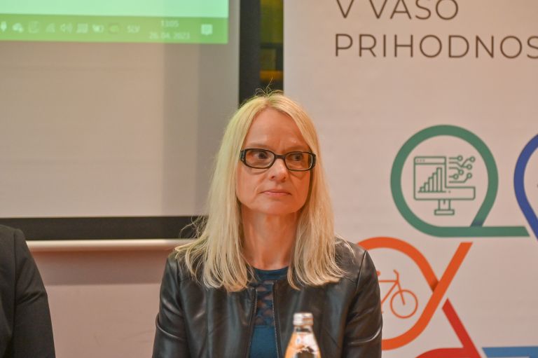 konferenca, knjižnica, župani, razvoj-pomurja