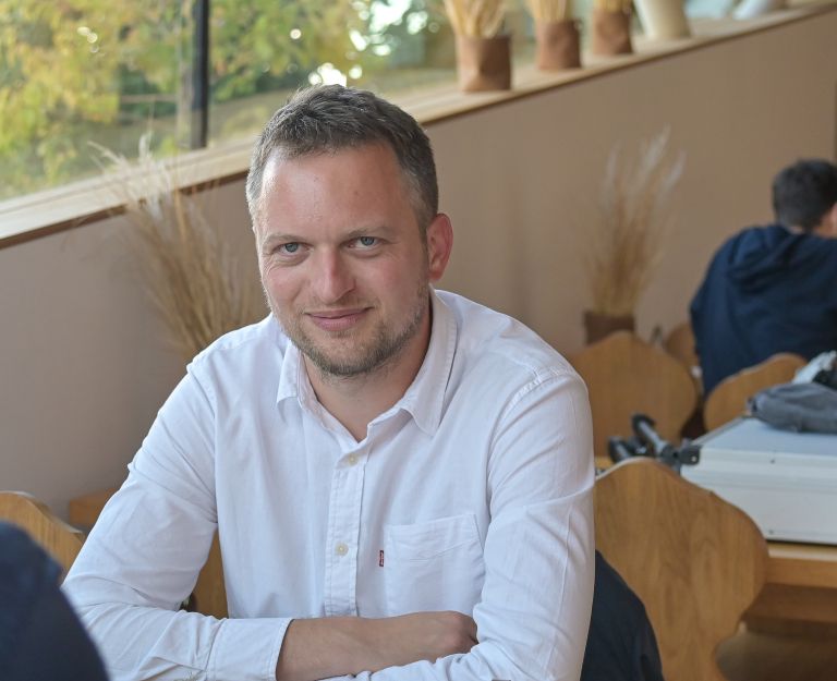 poslanski-obed, tine-novak, lounge-bar-expano