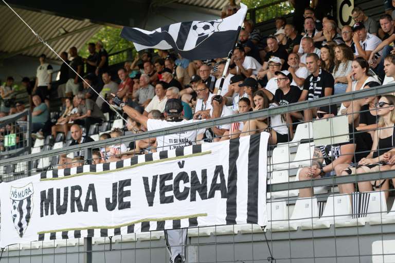 mura, radomlje, gledalci, tribuna