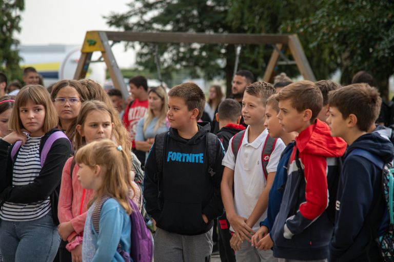 osnovna-šola-tišina, prvi-šolski-dan, amzs