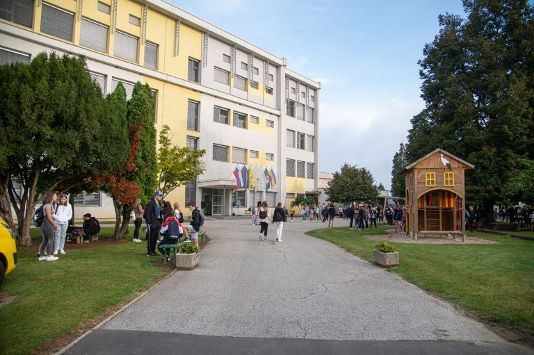 osnovna-šola-tišina, prvi-šolski-dan, amzs