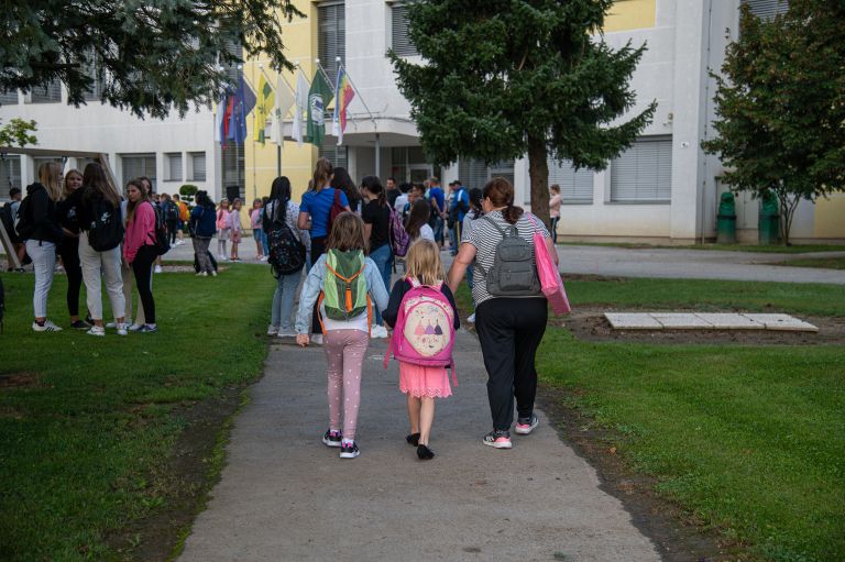 osnovna-šola-tišina, prvi-šolski-dan, amzs