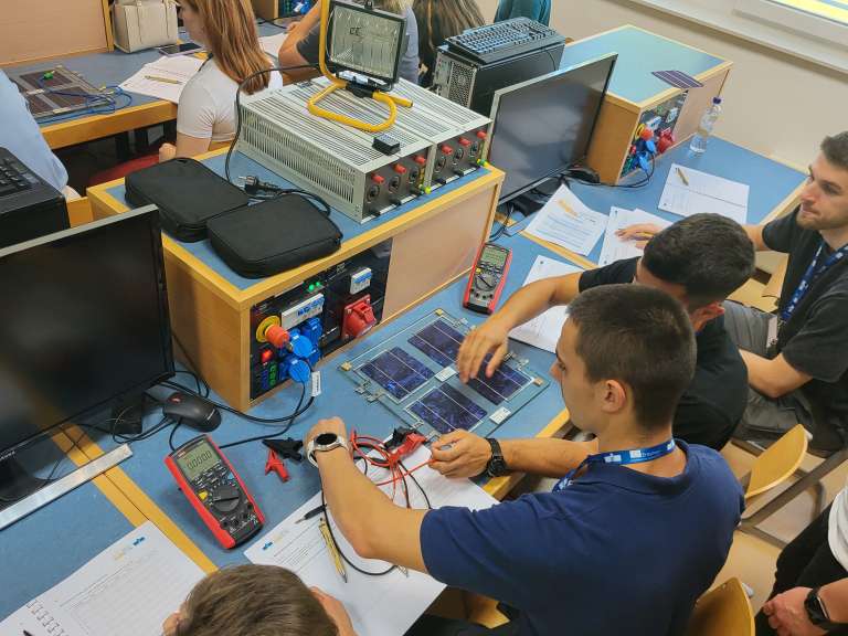 _meritve_laboratorij.jpg