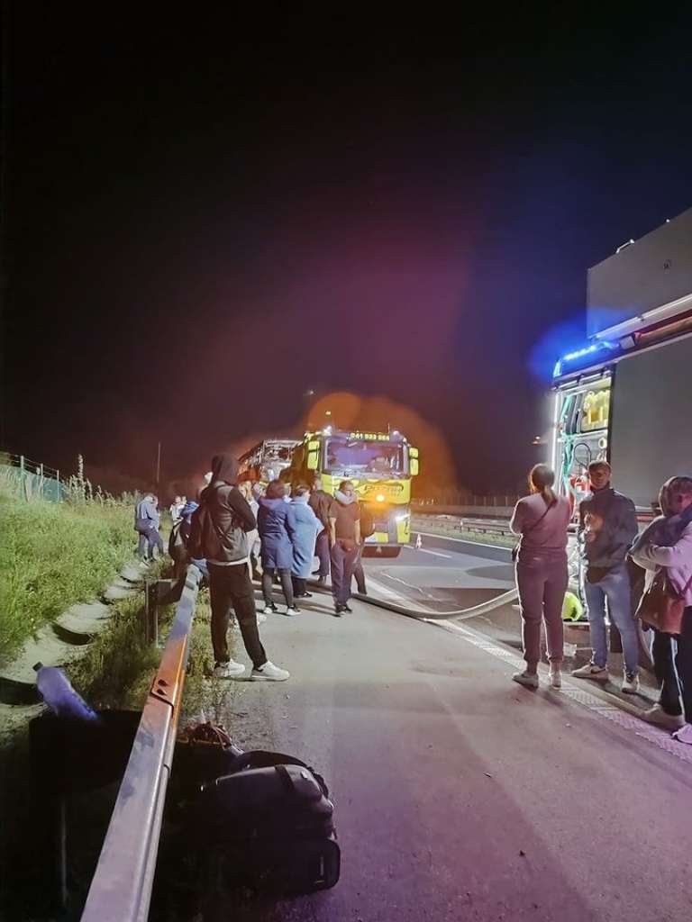 _pogoreli_avtobus.jpg