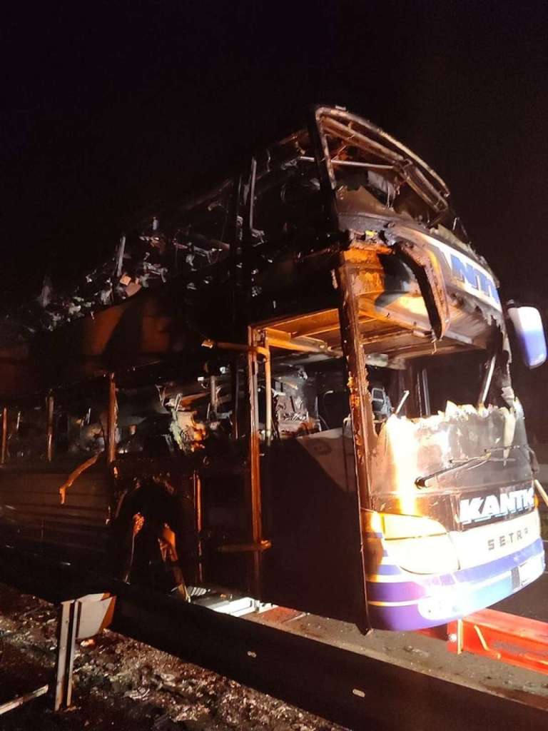 _pogoreli_avtobus9.jpg
