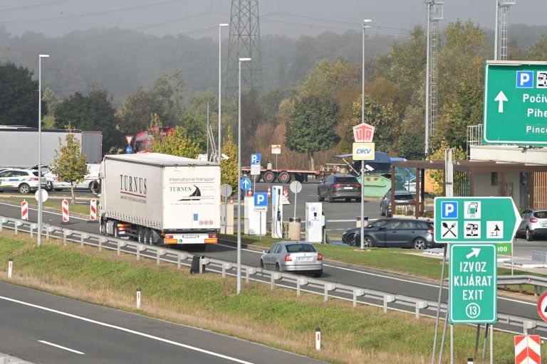 pince, meja