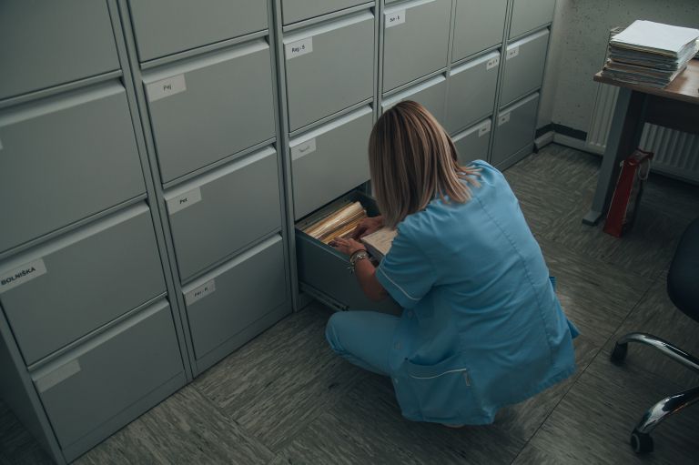 simbolična, medicinska-sestra, medicinski-tehnik, zdravstvo, zdravnik, kartica