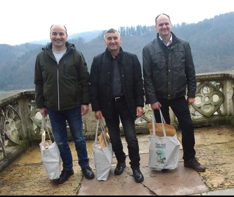 z_desne_ales_bambic__oe_kocevje__ivanj_tonkovic_oe_nm_in_zdenko_pivec___oe_brezice.jpg