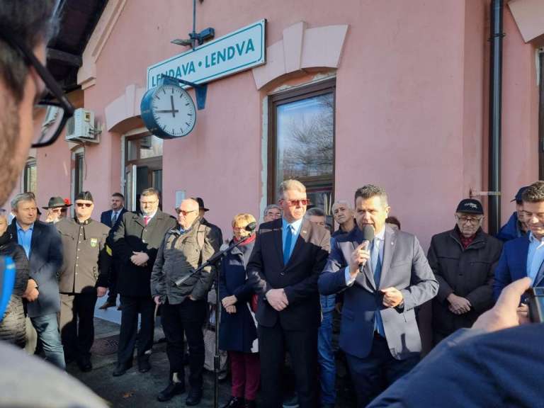 lendava, mursko-središće, vlak, železniška-povezava, slovenske-železnice