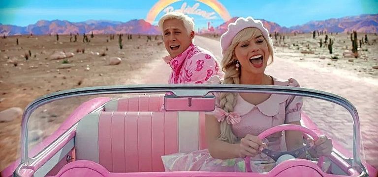 Barbie in Ken sta občinstvo popeljala na divjo vožnjo, nadaljevanje njune zgodbe pa je zaradi zahtevnih pogajanj še vedno negotovo.