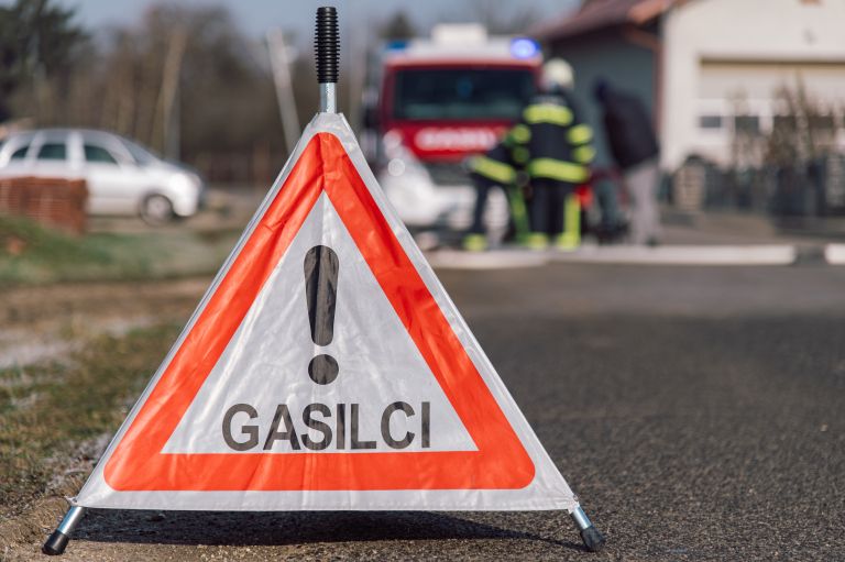 simbolična, ogenj, gasilci, zapora-ceste, požar