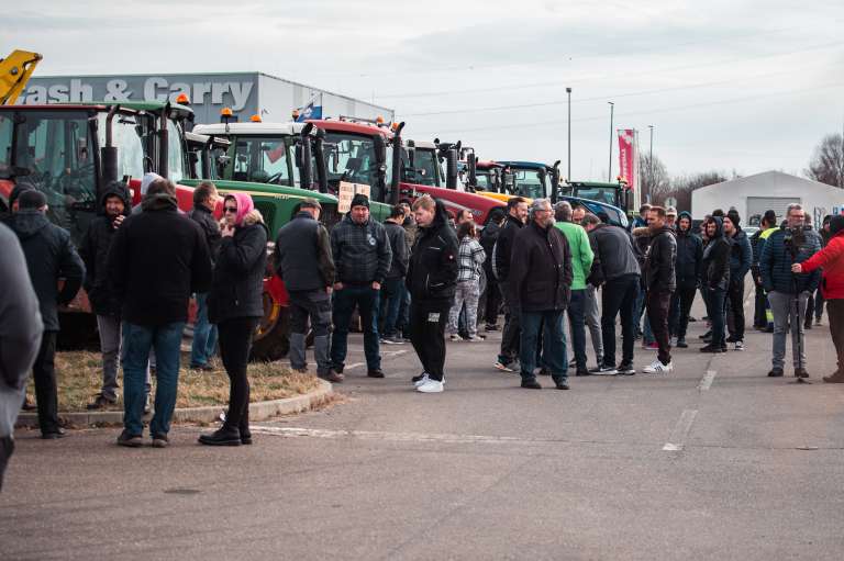 protest, kmeti, pomurje, kmetov, traktoristi, kmetje, kmetijstvo