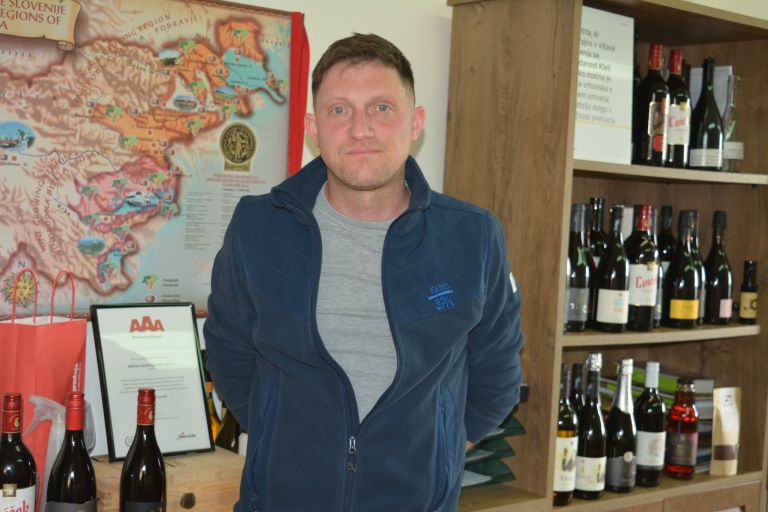 jure_grubar__v_pisarni.jpg