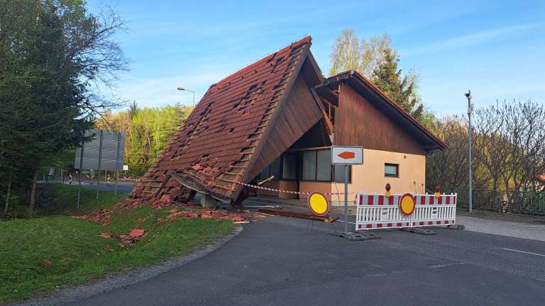 čepinci, mejni-prehod, nadstrešek