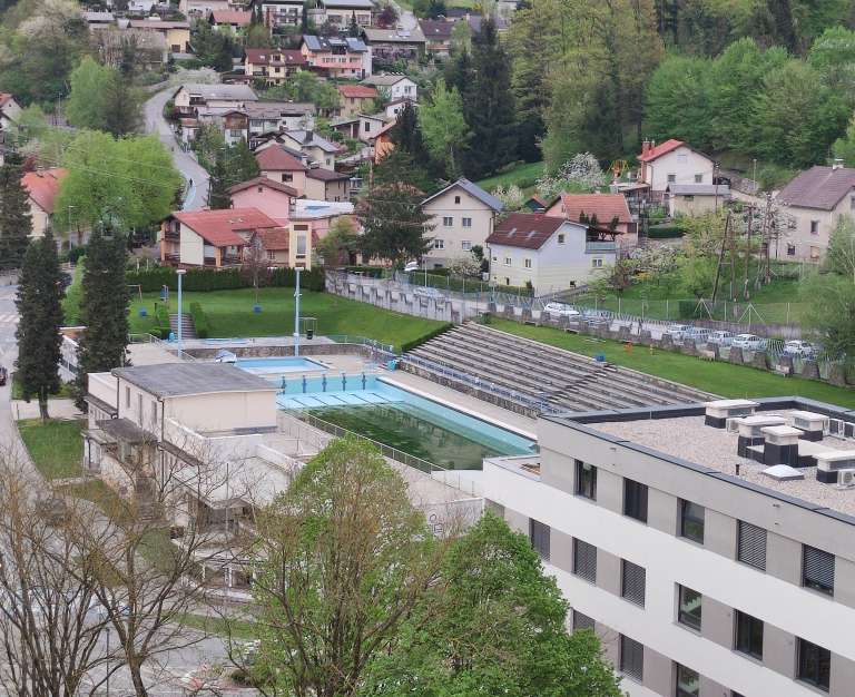 Trbovlje, bazen april 2024.jpg